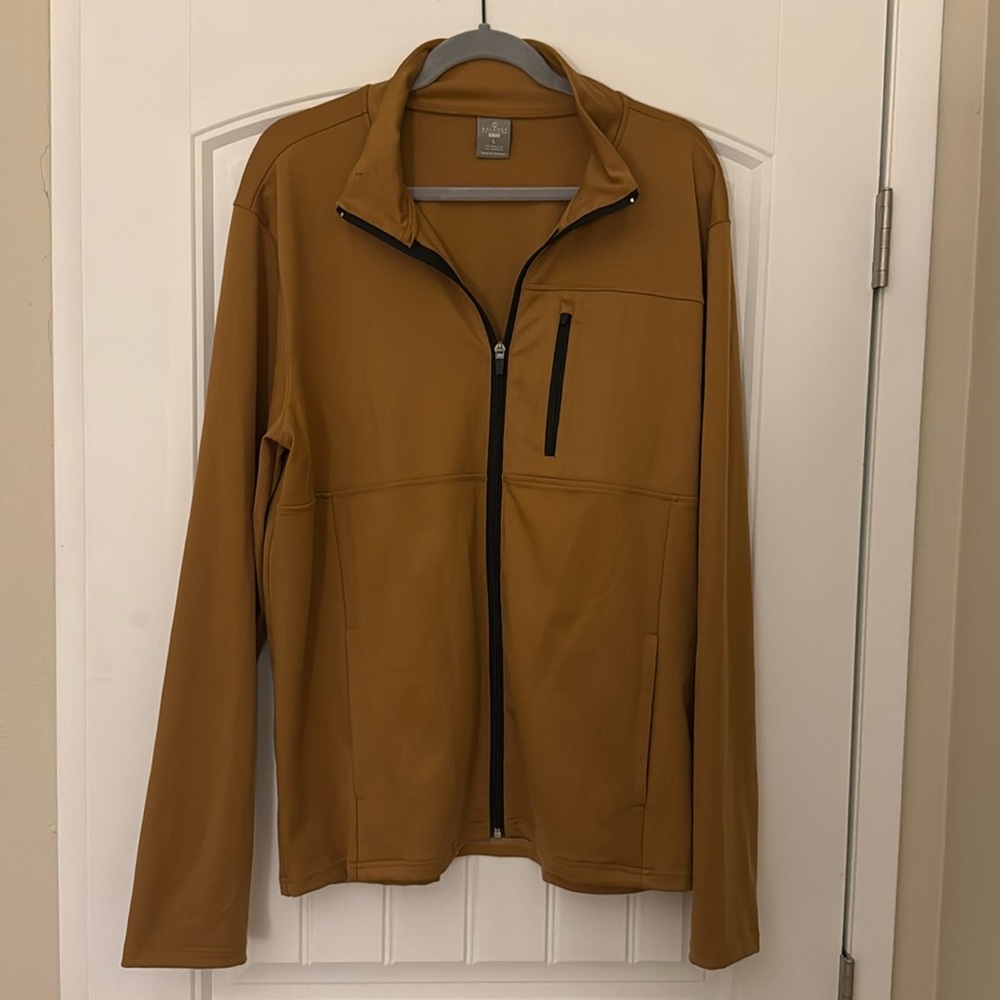 Size Large active sweater